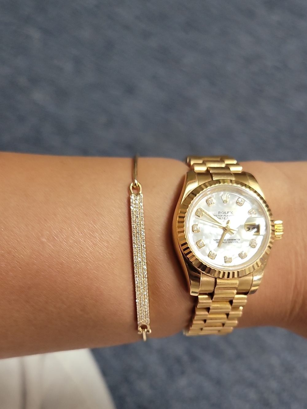 14k Gold Women's Bracelet .Elegant Diamonds Bar Bangle